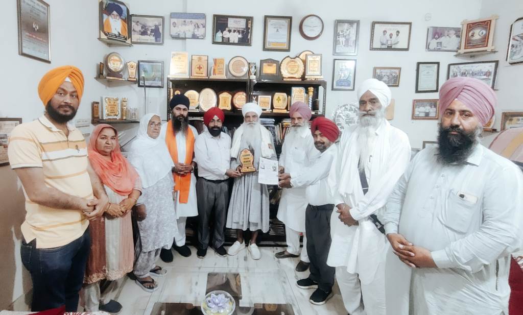 लोक चेतना मंच द्वारा दिलों की सांझ पुस्तक पर विचार चर्चा एवं सम्मान समारोह का आयोजन